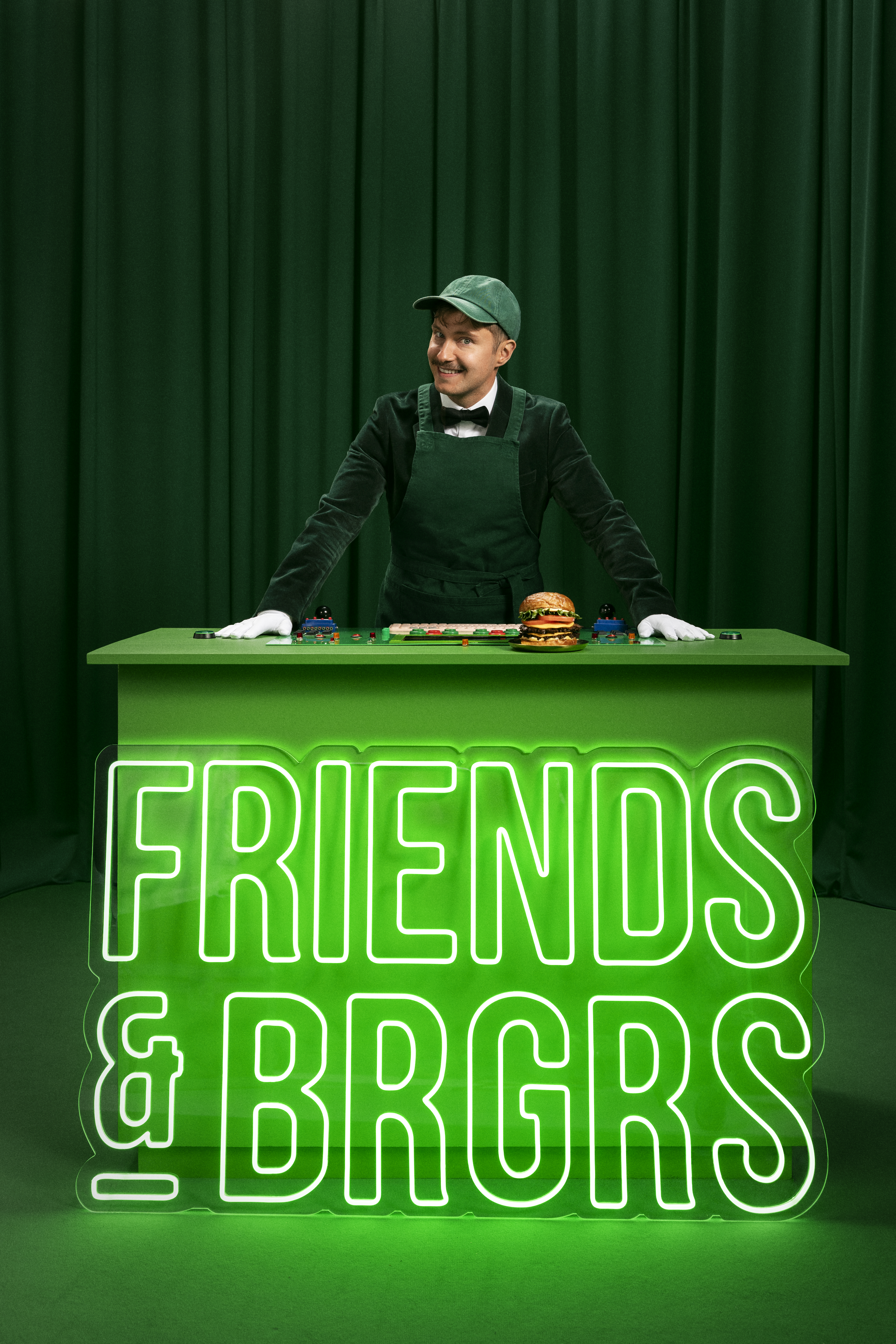 Friends & Brgrs tekee suuren markkinointi-investoinnin kansainvälisten ketjujen haastamiseksi