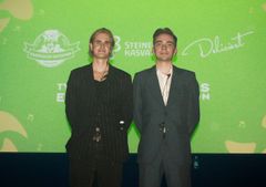 Patrik Salomaa (kuvassa vasemmalla) ja Anders Rahijärvi perustivat oman ikärajattoman festivaalin kyllästyttyään vain täysikäisille tarkoitettuihin keikkoihin.