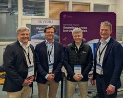 Johjaja Jari Collin, puolustussegmentin asiakkuudet, Telia Finland; toimitusjohtaja Fredrik Borgström, Skyfora; toimitusjohtaja Holger Haljand, Telia Finland, johtaja Christoffer von Schantz, strategiset kumppanuudet, Skyfora