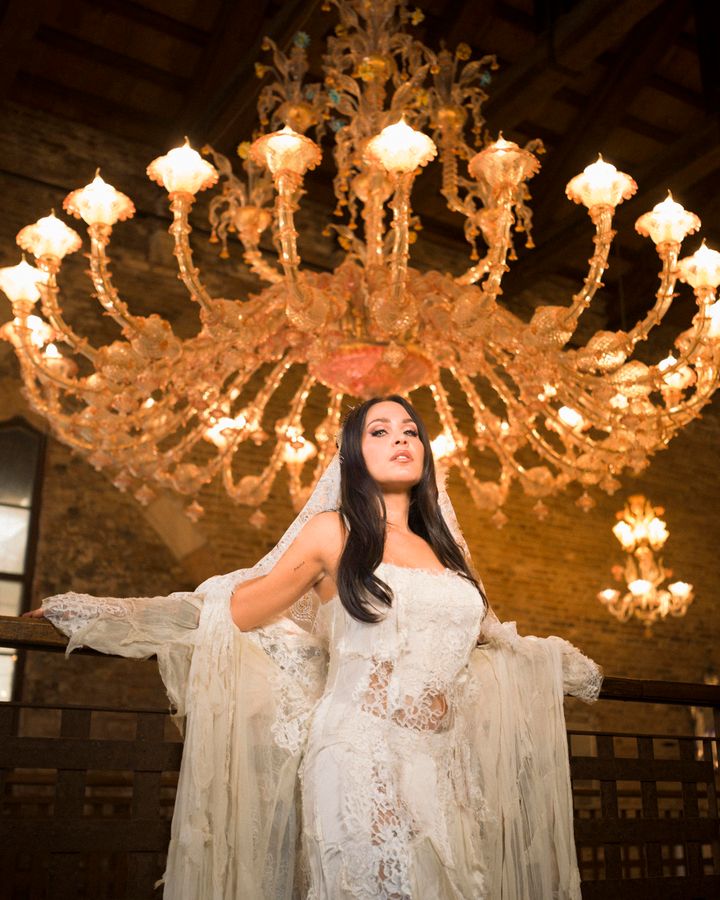 ABREU halusi jäähyväiskeikkojensa kuvastavansa arvojaan, ja sai Veikkaus Arenan lihattomaksi ja lähes täysin vegaaniseksi maaliskuun keikoillleen. Pro bono -kumppanikseen hän kutsui eläinoikeusjärjestö Animalian.