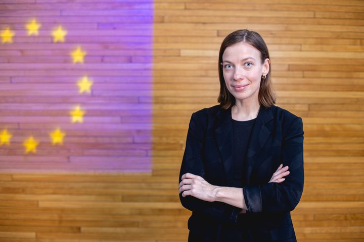 Li Andersson korosti, että Euroopalla on voimistuvan autoritaarisuuden keskellä mahdollisuus olla maailmanlaajuinen voima, mutta se edellyttää suunnanmuutosta EU:ssa.