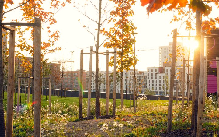Vallalla oleva purkamista suosiva toimintakulttuuri on monitahoinen: selvityksessä tulisi tarkastella niin viranomaiskäytäntöjä, valtion ohjausta ja taloudellisia kannustimia kuin kuntien kaavoitusta ja maapolitiikkaa.