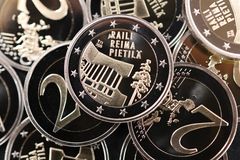 Suomen 2 euroa Raili ja Reima Pietilä