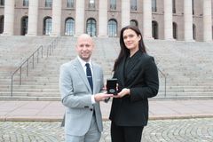 Kuvassa Royal Dutch Mintin Bert van Ravenswaaij ja Krista Kosonen
