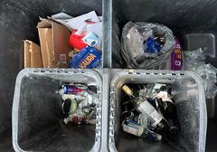 Pakkausjätteet, muovipakkaukset, kartonkipakkaukset, lasipakkaukset, pienmetalli