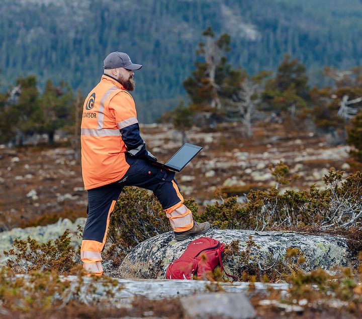 “At Geovisor, we have a strong sense of responsibility as a Lappish company and employer, as well as an actor in the mining sector, to do things correctly and responsibly,” says Pekka Kantia.
