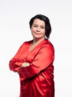Kanavapäällikkö Cia Heritty kertoo POPfm:n tarjoavan kuuntelijoille päivään musiikin, josta tulee hyvälle fiilikselle. Kuva: Timo Pyykönen