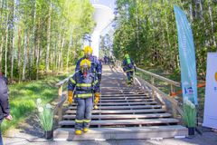 Lempäälän vapaapalokunta käyttää kuntoportaita aktiivisesti osana harjoitteluaan.
