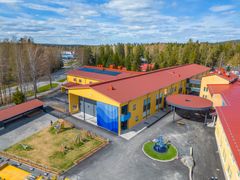 Sääksjärven koulukeskuksen uusi laajennusosa.