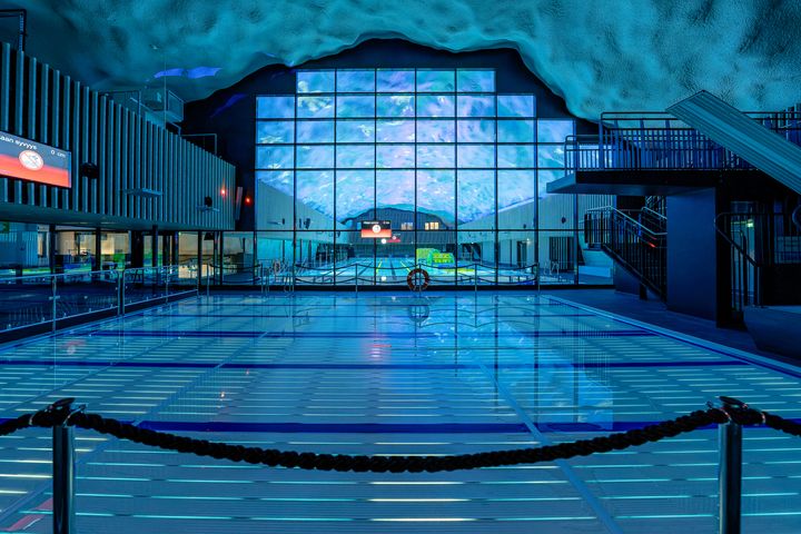 Vesimaailma Louhen allasosasto.