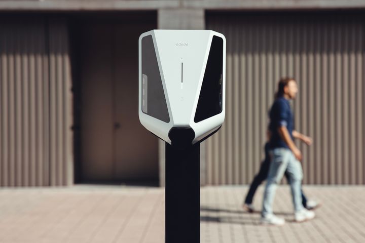 Easeen uusi Charge Max -latausasema.