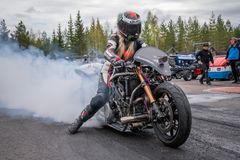 Viivi Ollikainen on kaudelle 2025 saanut alleen täysin uuden pyörän dragrace.fi Pro Comp Bike -ryhmään.