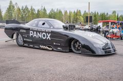 Ari Pietilä toi jälleen Motoparkkiin yleisön nähtäväksi Top Methanol Funny Carinsa.
