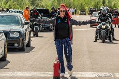 FHRA Crew huolehtii autojen ja moottoripyörien mutkattomasta ajattamisesta.