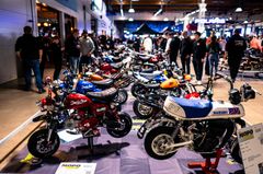 Mopo Tuning -näyttelyosiossa on voimallinen määrä erilaisia kulkupelejä esillä vuosittain.