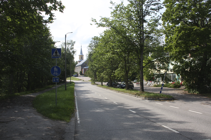 Karjalohjan kylänraitti.