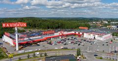 Bauhausin Tampereen (Pirkkalan) tavaratalo ilmasta kuvattuna.