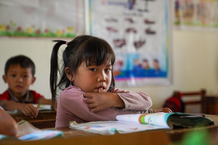 Planin aineettomat lahjat: Tyttöjen koulutus, 40 €. Tyttöjen koulutus edistää tasa-arvoa ja vähentää köyhyyttä. Kriisien keskellä tyttöjen oppimisen tukeminen on entistäkin tärkeämpää, sillä kriisi- ja konfliktialueilla tyttöjen mahdollisuus käydä koulua on hyvin rajoittunutta.