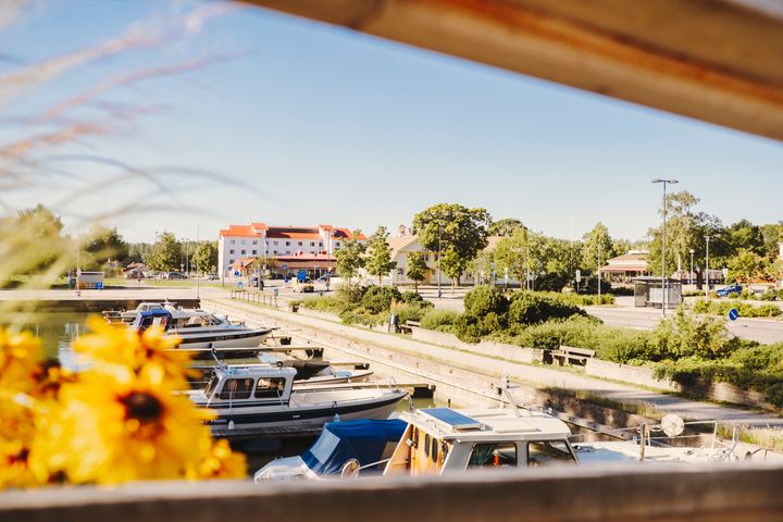 (Arkistokuva Suntista.) Suntin alkupäässä sijaitsevan vierasvenesataman muutos alkaa talvella.
