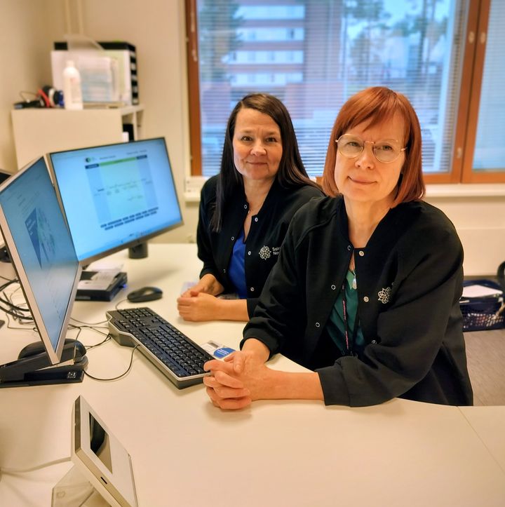 Kuvassa vasemmmalla Helena Manninen ja oikealla Aija Kallio