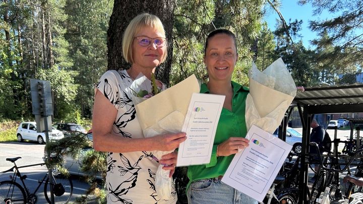 Hammaslääkäri Tuula Vesterinen (vas.) ja hammashoitaja Meri-Ellen Lyytinen