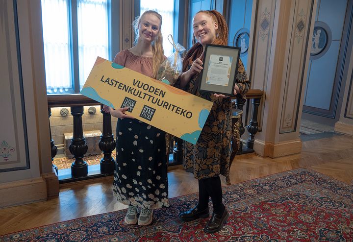 Vuoden lastenkulttuuriteko 2025 -palkinto myönnettiin Kulttuurikeskus ARXille Hämeenlinnaan Valoilmiö-festivaalin osallistavasta toimintatavasta.