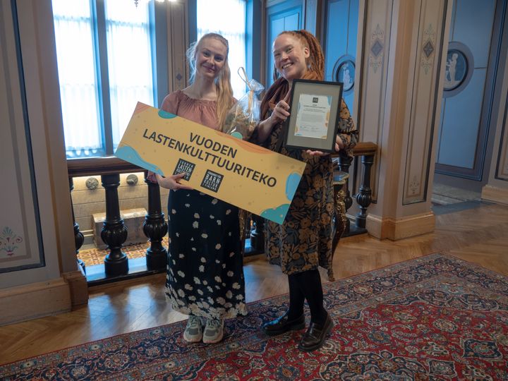 Vuoden lastenkulttuuriteko 2025 -palkinto myönnettiin Kulttuurikeskus ARXille Hämeenlinnaan Valoilmiö-festivaalin osallistavasta toimintatavasta.