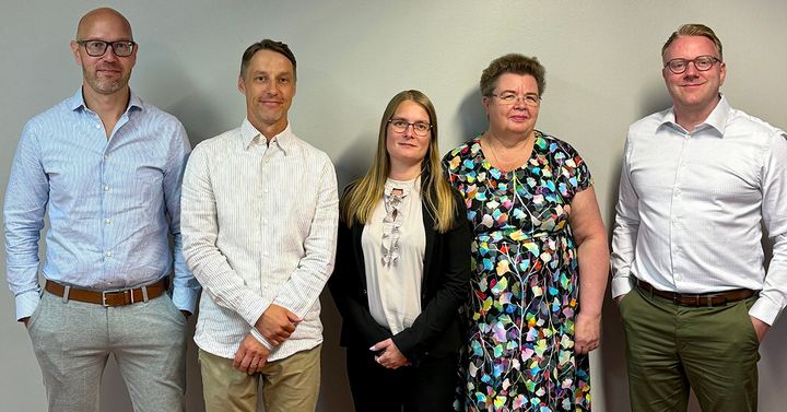 Balanco Oy:n ja Nettokate Oy:n avainhenkilöitä (vas. Mikko Marttunen, Teemu Pihlajaniemi, Tarja Siltala, Sisko Kemppainen, Olli Lehtoniemi).