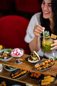Pincho Nationin ruokalista koostuu pikkuannoksista, joissa on vaikutteita eri puolilta maailmaa.