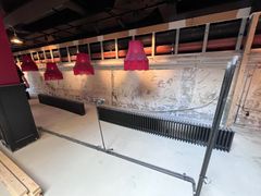 Vesi vaurioitti Pincho Nationin asiakastiloja Helsingissä. Hygieniasyistä ravintolassa purettiin salin pinnat betoniin asti ja desinfioitiin kaikki pinnat.