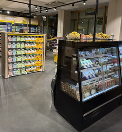 Elielinaukion uusi ruokaisa R-kioski