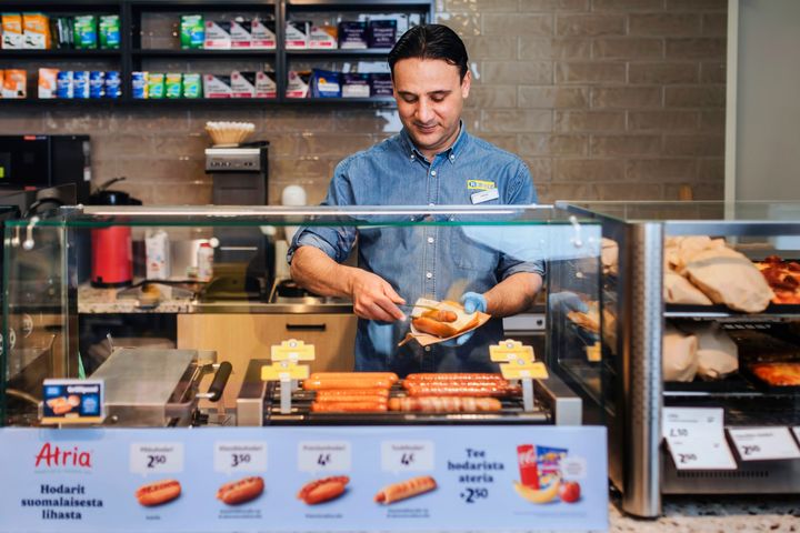 R-kioskin hodarit pakataan Wolt-tilaukseen