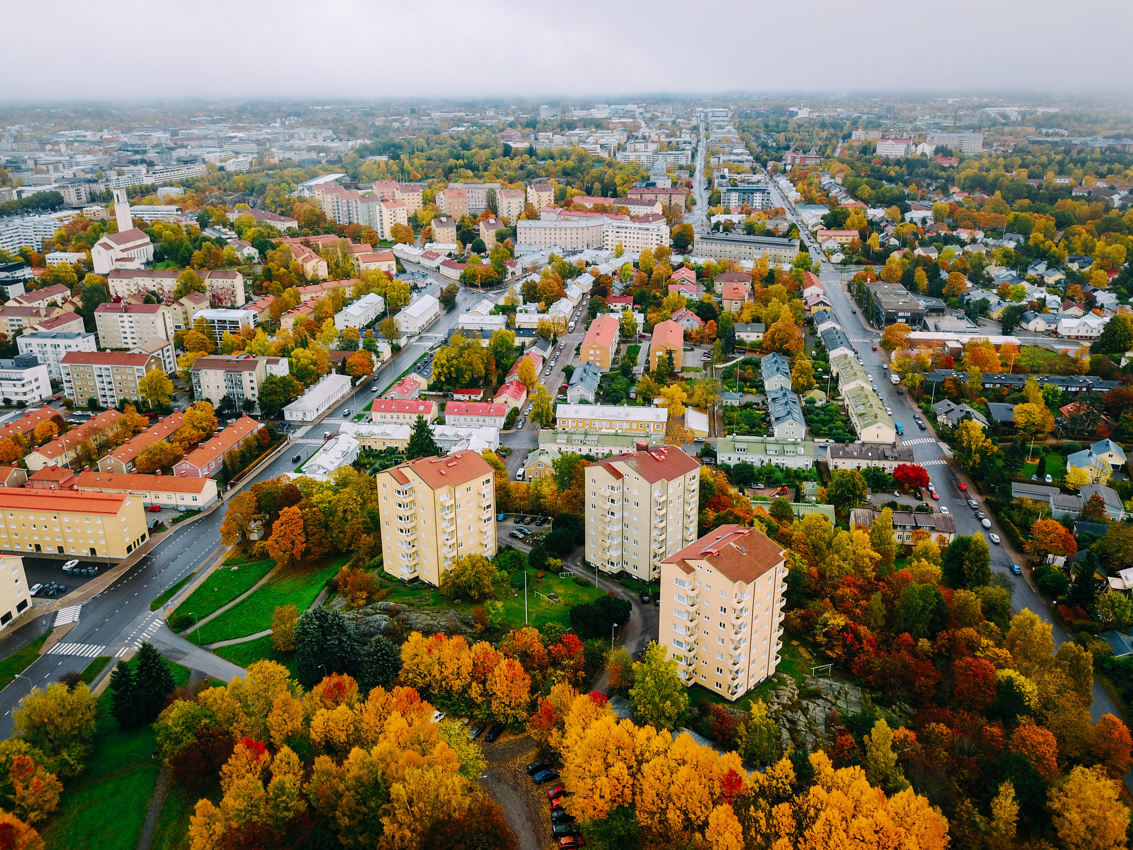Asuntomarkkinoiden tunnelma piristyi, mutta sopivista kohteista on pulaa
