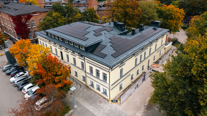 Yli 100-vuotias Frenckellin toimitilarakennus saavutti A-energiatehokkuusluokan – merkittävä virstanpylväs historiallisessa kehityksessä.