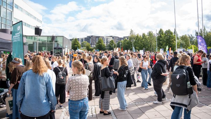 Avajaiskarnevaalit käynnissä kampuksella tiistaina 2.9.2025.