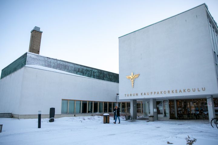 Turun kauppakorkeakoulu talvipäivänä