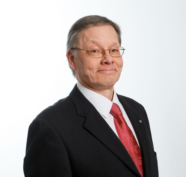 Hannu Schadewitz lähikuvassa.