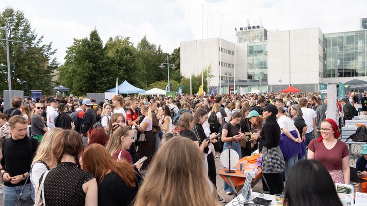 ihmismeri avajaiskarnevaaleilla