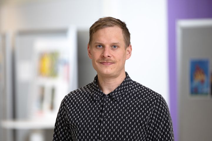 Väitöskirjatutkija Juho Aallon kehittämä menetelmä voisi auttaa vaikutusarviointien tekemisessä esimerkiksi syrjinnän vastaisissa lakihankkeissa.