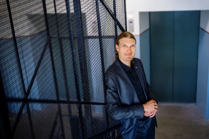 Riku Valtasola on valittu IQIn operatiiviseksi johtajaksi.