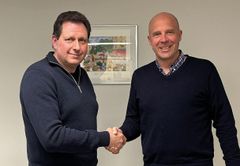 TMK Vaunukeskuksen Ari Kallas ja Esselmannin Tobias Norkowski.