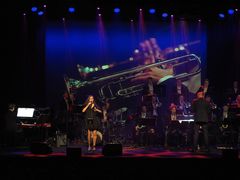 UMO Helsinki Jazz Orchestra, solisti Elena Mindru