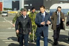 Suomen puolustusministeri Antti Häkkäsen ja Ruotsin puolustusministeri Pål Jonsonin vierailu Rauman telakalla 30.9.2025