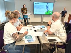 METSTA pilotoi elokuussa 2025 työpajaa koneturvallisuusstandardeista, joka oli suunnattu alan opiskelijoille ja opettajille.