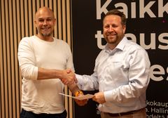 Yonottoman toimitusjohtaja Teemu Karenius (vas) ja Nordic Bites Groupin toimitusjohtaja Petteri Lehtimäki.
