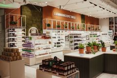 Ruohonjuuren Mannerheiminkadun myymälä sisältä