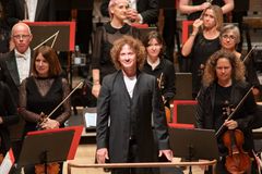 Santtu-Matias Rouvali johtaa Philharmonia Orchestraa Mikkelin Musiikkijuhlilla.