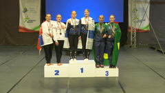 Nurmijärveläiset Janika Juusola ja Saga Rantanen voittivat harrastesarjan Senior Doubles -maailmanmestaruuden Unkarissa kilpailluissa tankotanssin maailmanmestaruuskilpailuissa,