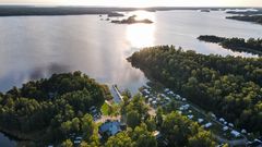 Vuoden Caravan-alueeksi valittu Pyhäranta Camping on Pyhärannan kunnan suurin matkailupalvelujen tuottaja.