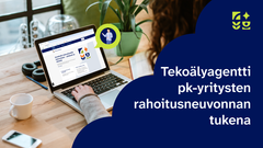 Henkilö käyttää kannettavaa tietokonetta, jossa on verkkosivusto auki. Tekstinä on "Tekoälyagentti pk-yritysten rahoitusneuvonnan tukena".